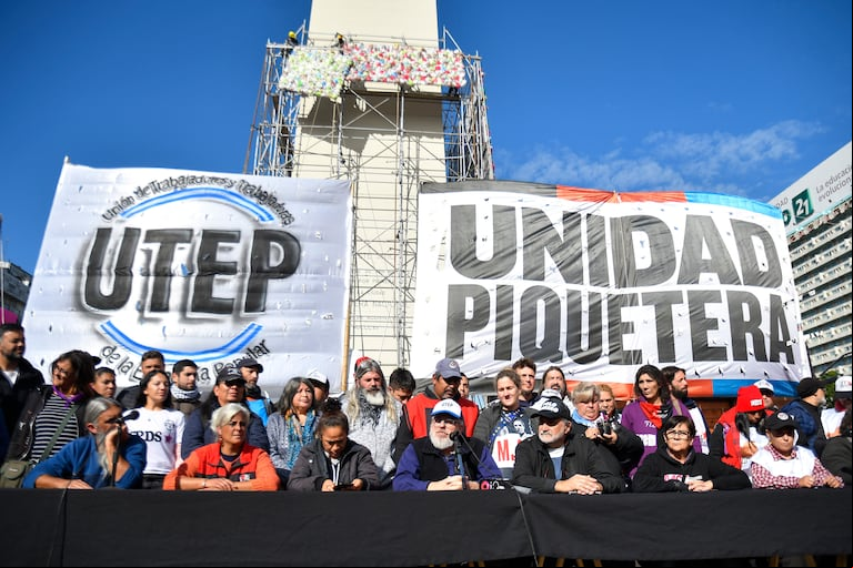 Los movimientos sociales confirmaron que la protesta será el inicio de una serie de medidas de fuerza. (Foto: Télam)
