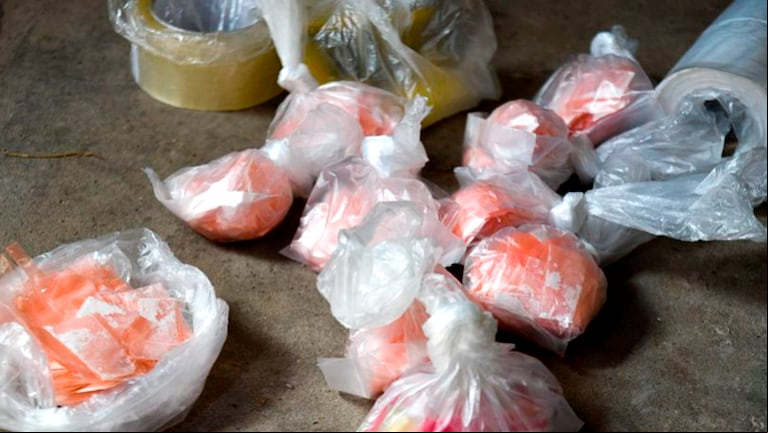 Los paquetes de cocaína adulterada que le costaron la vida a 24 personas en la Argentina. Foto: Policía bonaerense