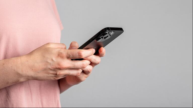 Los smartphones actuales están "gobernados" por botones físicos en los laterales. (Foto: Adobe Stock)