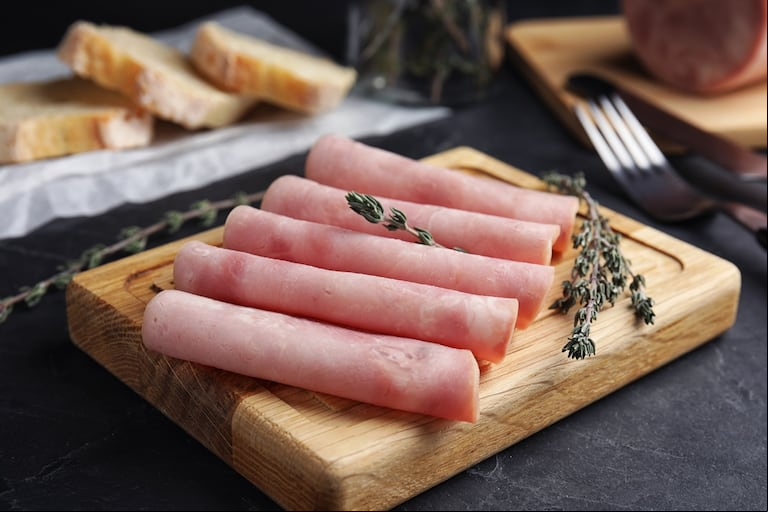 Los tips necesarios para conservar el jamón cocido y evitar la "baba" (Adobe Stock)