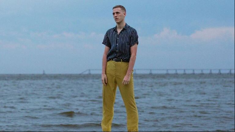 Louta, en su nuevo video (Foto: Instagram del cantante).