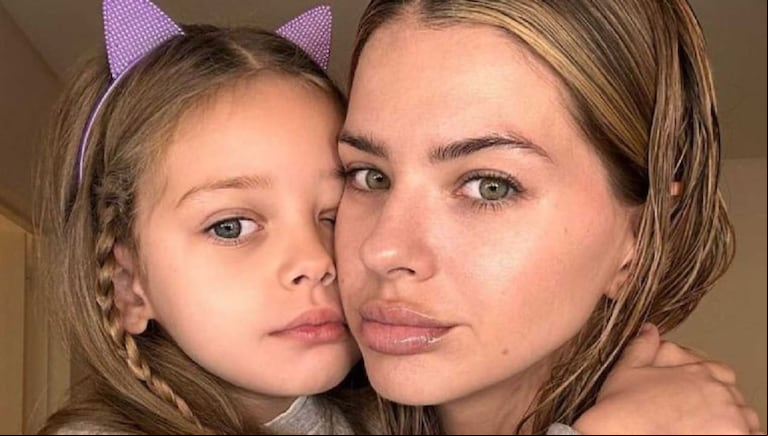 Magnolia Vicuña posó para su mamá con un minilook muy glam. (Foto: Instagram/@sangrejaponesa)
