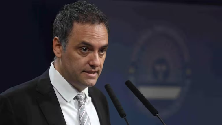 Manuel Adorni anunció el cierre del Inadi y otras instituciones.