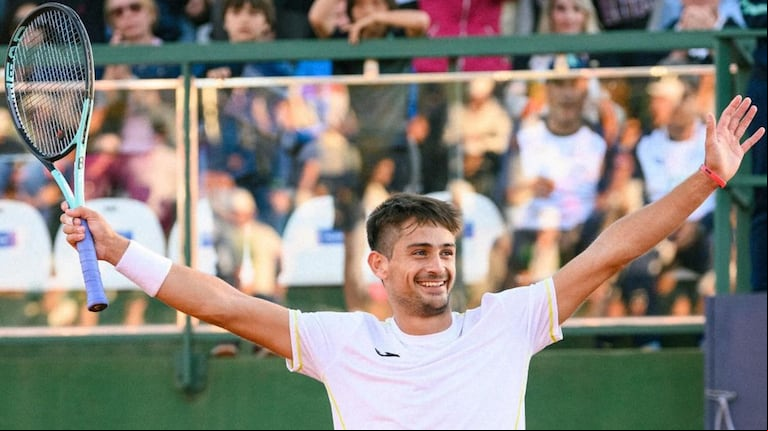 Mariano Navone debutó en Roland Garros con una victoria espectacular ante Brandon Nakashima. (Foto: IG @navonemariano).