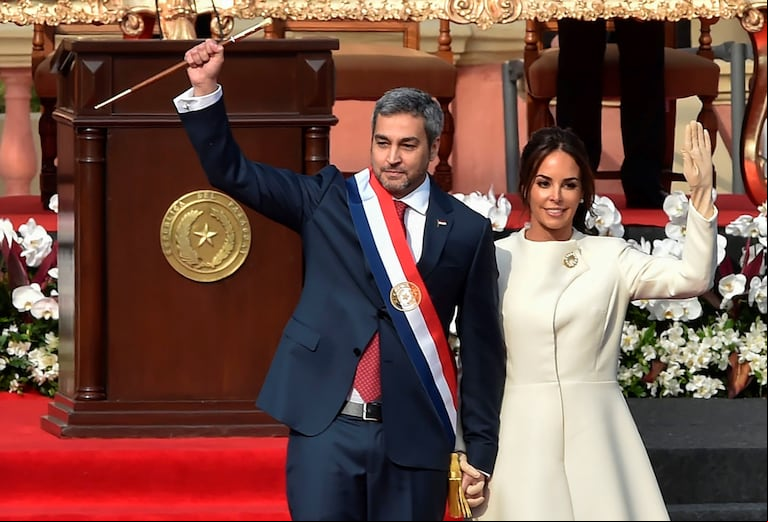 Mario Abdo asumió como presidente de Paraguay y criticó a Venezuela por "los abusos de poder"
