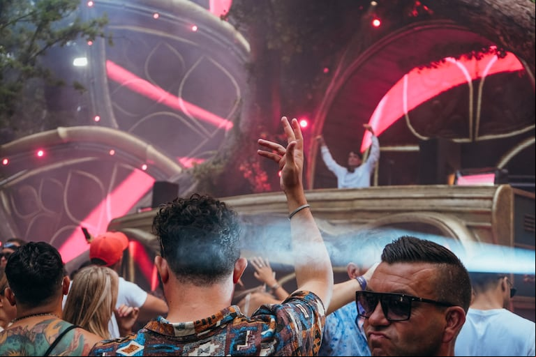 Más de 800 DJs tocan a lo largo de tres semanas en Tomorrowland (foto: Santiago Sacristán)