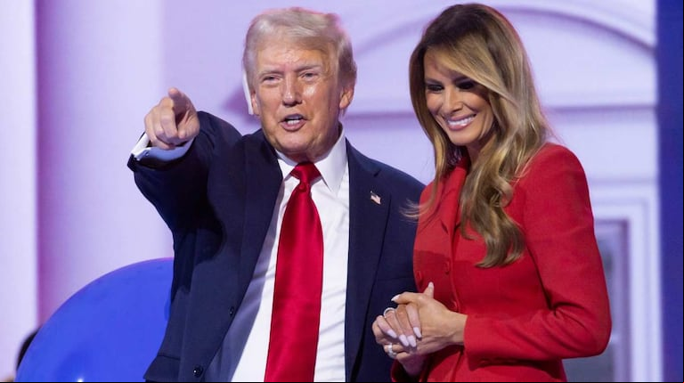 Melania Trump con Donald Trump en plena campaña presidencial. (Foto: EFE)