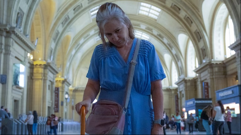 Mercedes Morán en "Elena Sabe", el film de Anahí Berneri en Netflix.