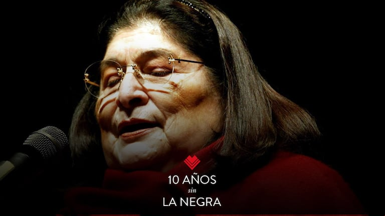 Mercedes Sosa, en el Teatro a Cielo Abierto de Estambul (Foto: EFE/Kerim Okten).