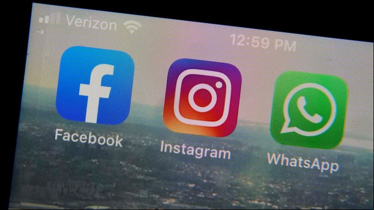 Meta podría verse obligada a desprenderse de Instagram y WhatsApp. (Foto: AP/Richard Drew)