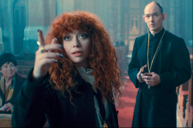 Natasha Lyonne en la serie que ella misma creó: Russian doll (Muñeca rusa) tras superar los años más oscuros de su vida, signados por adicciones y escándalos. (Foto: Netflix)
