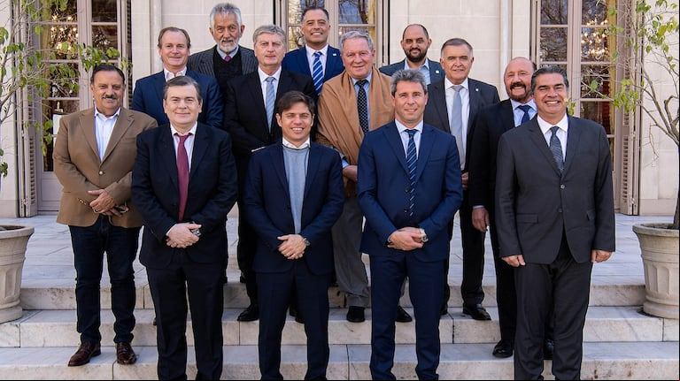 NOTICIAS ARGENTINAS LA PLATA
AGOSTO 19: Reunion de la Liga
de Gobernadores Peronistas en
la casa de gobierno de la
provincia de Buenos Aires.
Foto NA