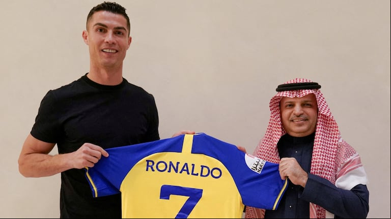 os principales jeques de Arabia Saudita están detrás de una operación para mantener a Cristiano en su país. (Foto: REUTERS)