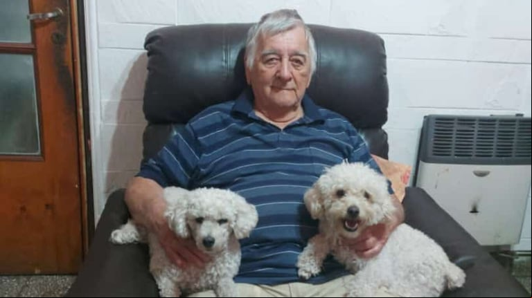 Oscar Baños vivía detrás del local comercial y frente a la casa de su hija Griselda en el barrio General Belgrano de Santa Fe. (Foto: gentileza de Griselda Baños)