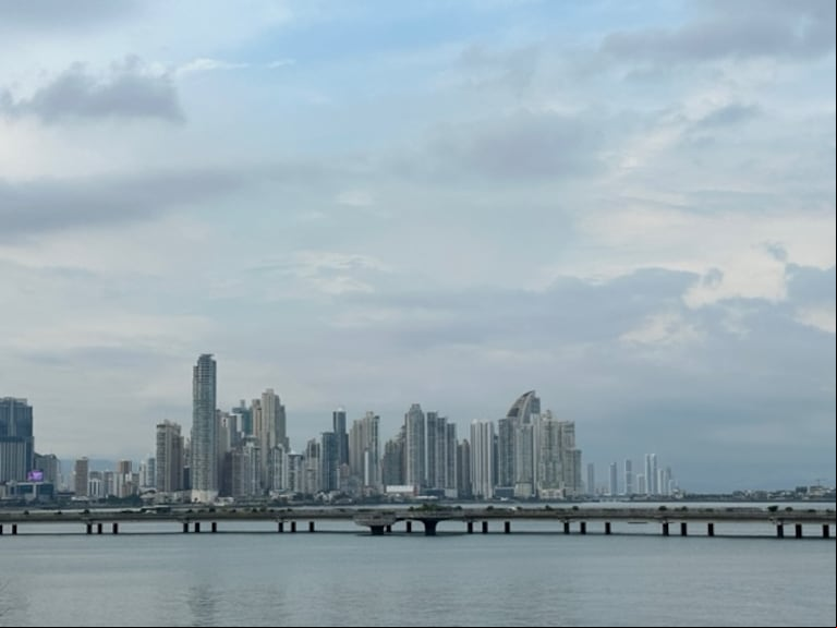 Panamá tiene un horizonte generoso en torres (Foto Valeria Schapira).