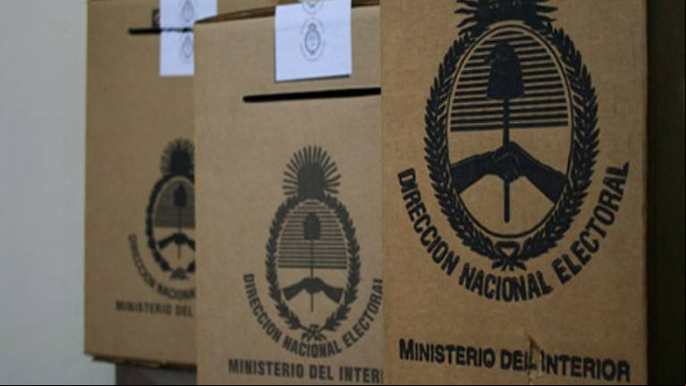 PASO 2015: más de 32 millones de argentinos eligen a los candidatos presidenciales para octubre