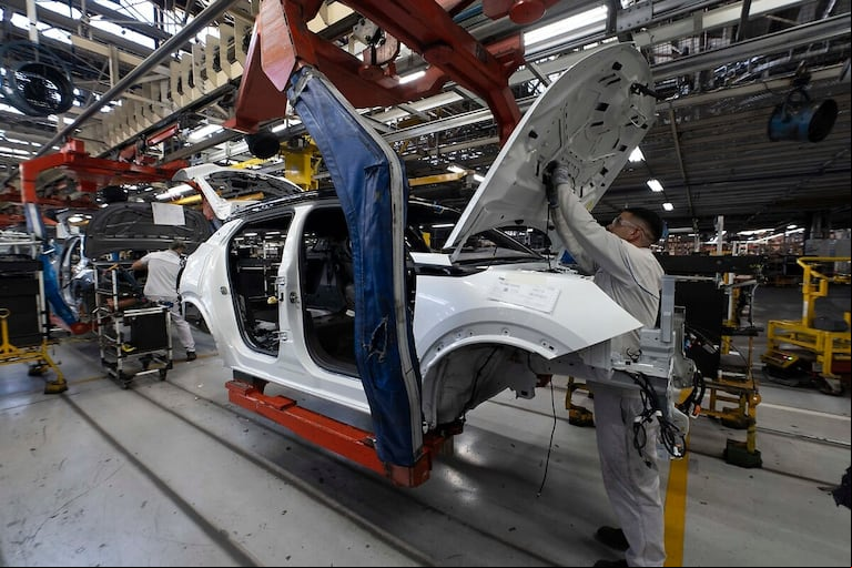 Producción del Peugeot 2008 en la Argentina. Foto: Stellantis.