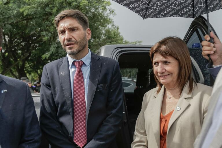 Pullaro junto a Bullrich encabezaron un operativo de destrucción de drogas en Santa Fe. (Foto: Gobierno Santa Fe).