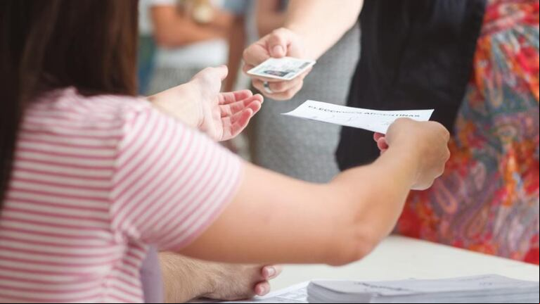 Qué pasa si estoy en el extranjero y no voto en las elecciones PASO 2023 (Foto: Instagram Dirección Nacional Electoral).