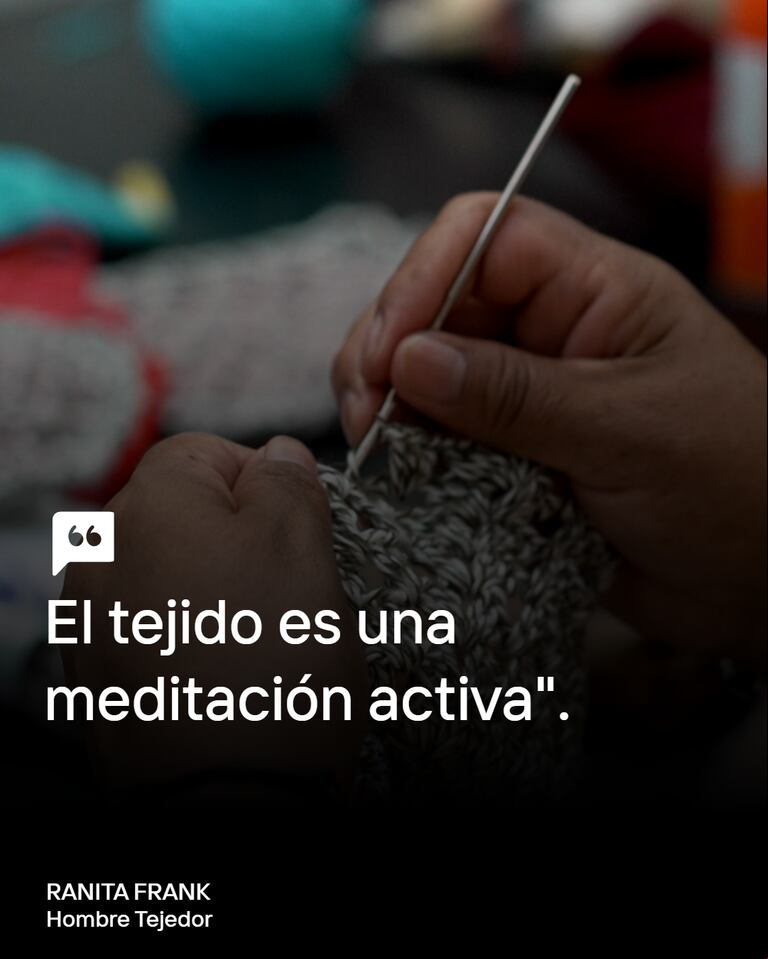 Quiénes son los “Hombres Tejedores” que rompen los estereotipos y reivindican una nueva masculinidad