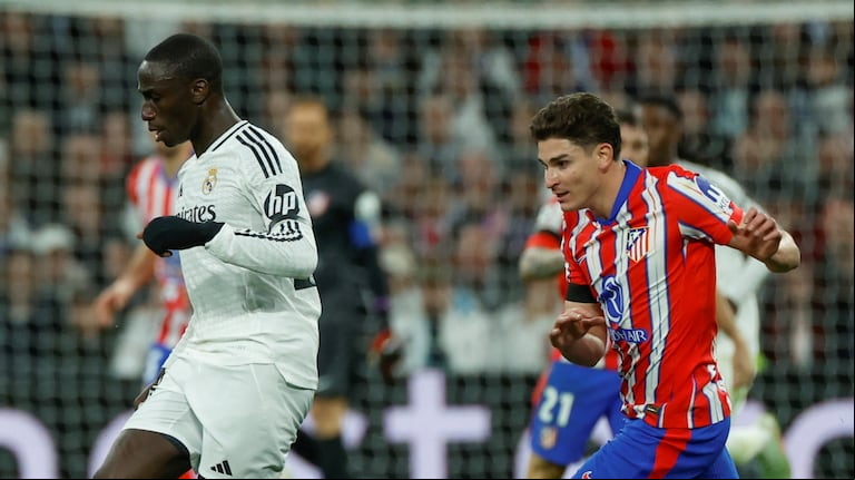 Real Madrid derrotó al Atlético en la ida de los octavos de final de la Champions League. (Foto: EFE)