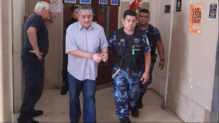 Reynoso, "El Chacal", cuando llegaba al Palacio de Justicia platense. (Foto: El Ciudadano)