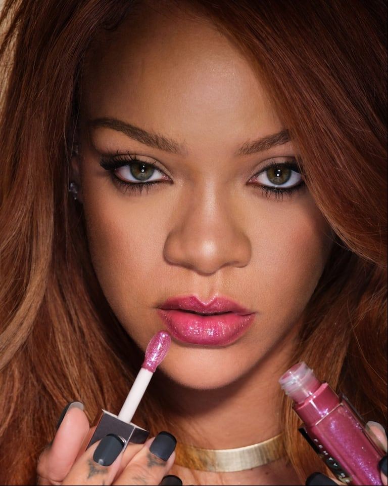 Rihanna deslumbró con su apuesta beauty. (Foto: Fenty Beauty).