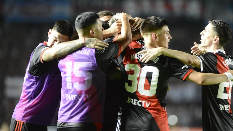 River le ganó 3-0 a Excursionistas y pasó de ronda en la Copa Argentina. (Foto: Telam)