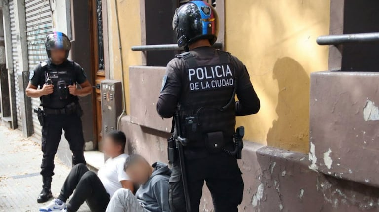 Robaron un celular en Palermo y se escaparon en moto: los detuvieron tras una peligrosa persecución por la ciudad. (Foto: NA).