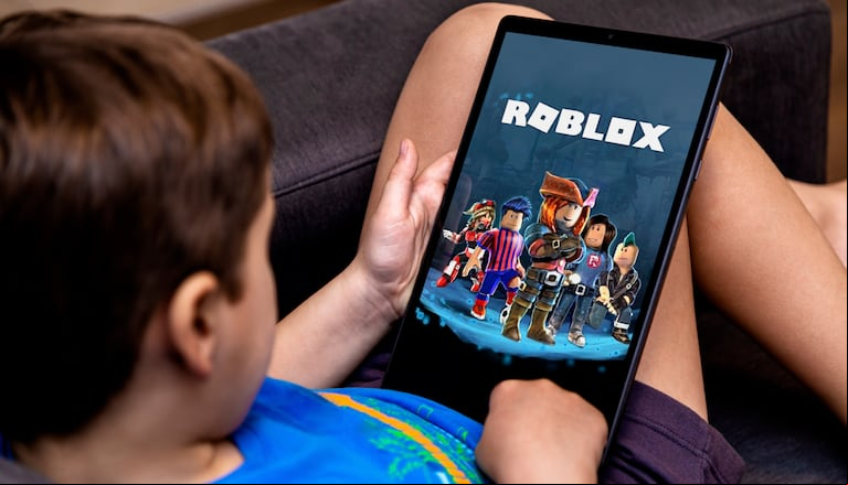 Roblox es una de las plataformas de videojuegos en línea más populares entre niños y adolescentes a nivel mundial. (Foto: AdobeStock).