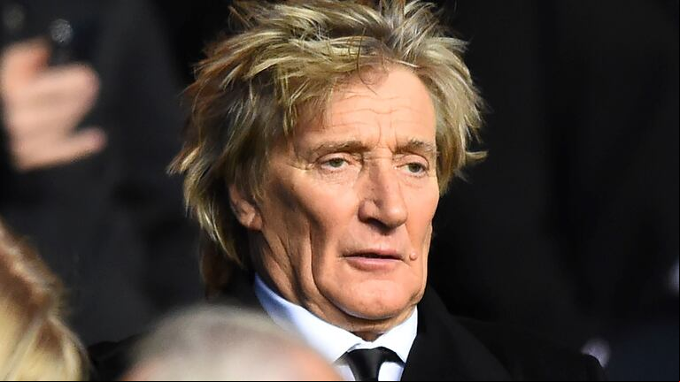 Rod Stewart participando de un evento. (Foto:  Andy BUCHANAN y Paul Marotta / AFP).