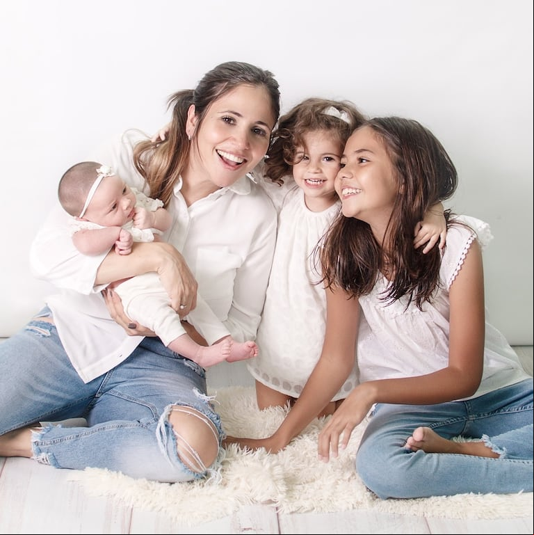 Romina Uhrig es madre de Nina, Felicitas y Mía (Foto: Facebook/Romina Uhrig)