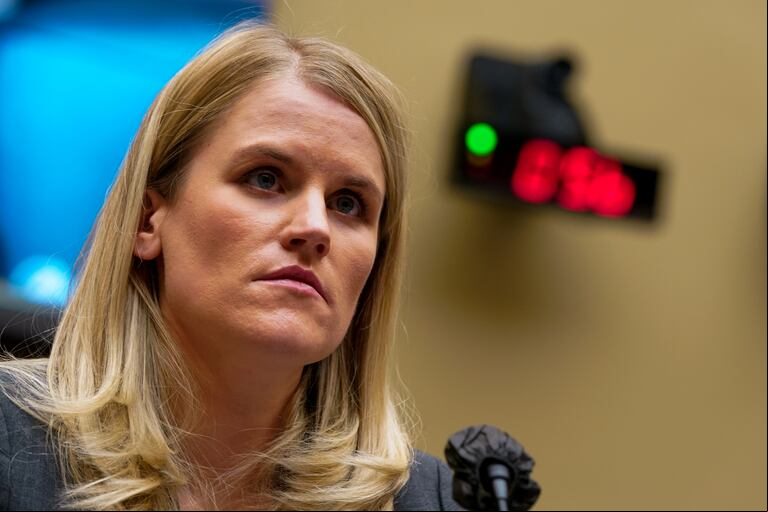 s Haugen, exempleada de Facebook, criticó con dureza las prácticas de la compañía que dirige Mark Zuckerberg. (Foto: Reuters/Elizabeth Frantz)