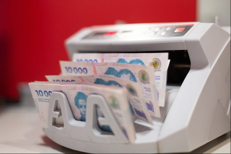 Se podrán retirar hasta $10.000.000 en efectivo del banco (Foto: Adobe Stock).