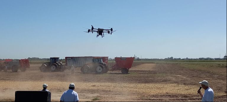 Según Aapresid, los drones están ganando popularidad en la protección de cultivos por su precisión y bajo impacto ambiental.(Foto: TN).