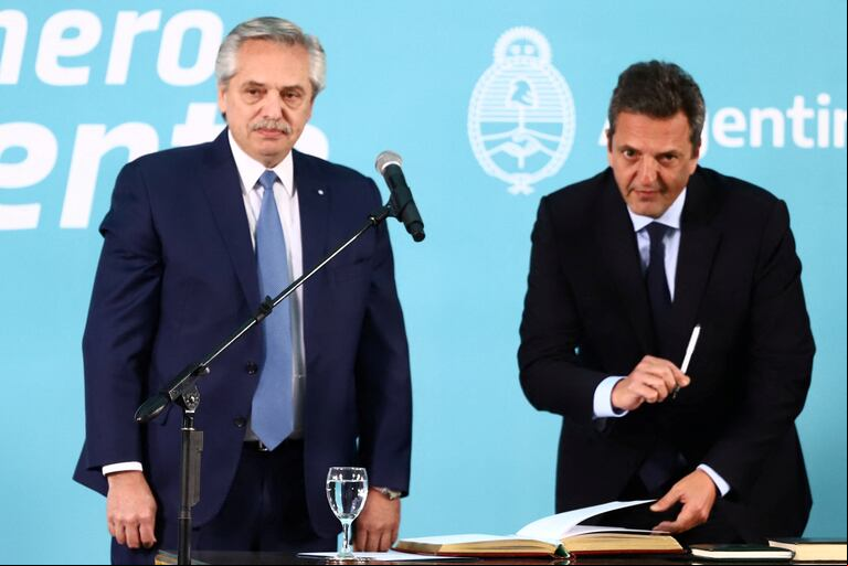 Sergio Massa dio a conocer los lineamientos de su plan económico poco después de que el presidente Alberto Fernández le tomara juramento como ministro de Economía (Foto: Matías Baglietto/Reuters)