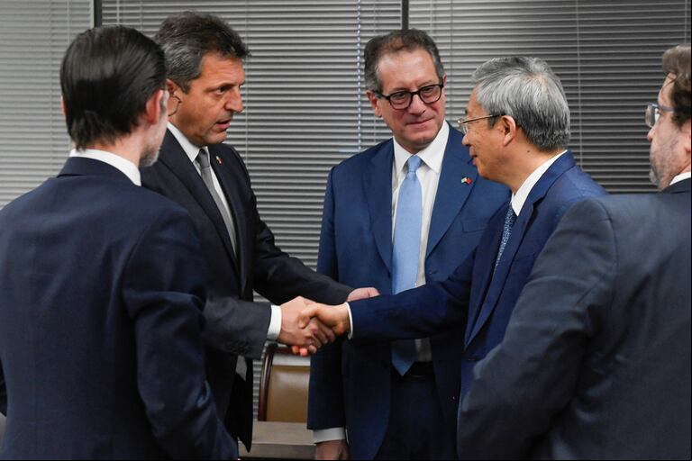 Sergio Massa durante el acuerdo con China. (Foto: Reuters)