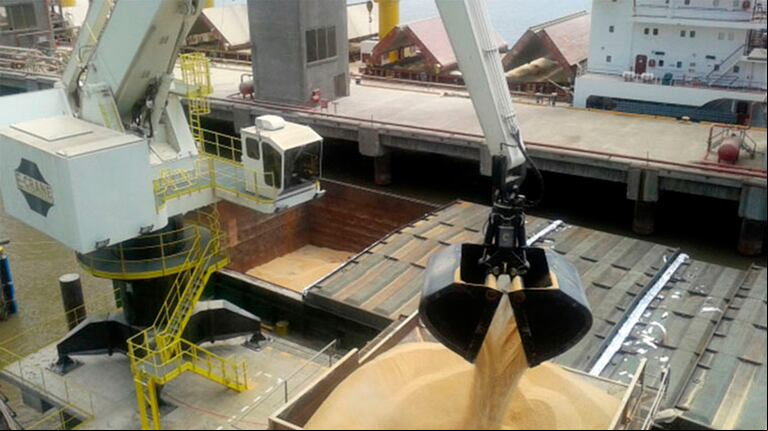 Si se comparan los primeros 8 meses de 2024 con los del 2023, la suba es del 9.4%, con un acumulado de más de US$16.091 millones. (Foto: Terminal 6 del Puerto de Rosario)