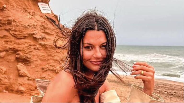 Sofía "Jujuy" Jiménez en bikini y bermudas. (Foto: Instagram/@sofijuok).
