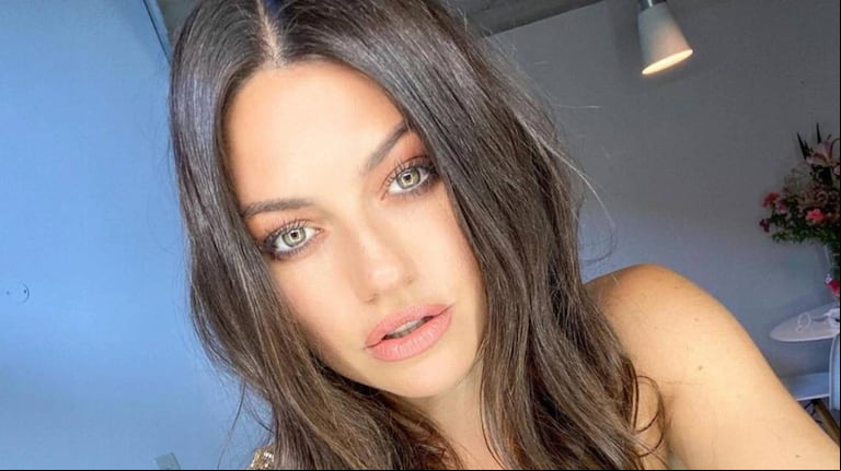 Sofía Jujuy Jiménez le dice sí al top estilo cinta aisladora. (Foto: Instagram/@sofijuok)