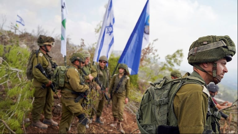 Soldados de las Fuerzas de Defensa de Israel en territorio del sur de Líbano (Foto: EFE/Alejandro Ernesto)