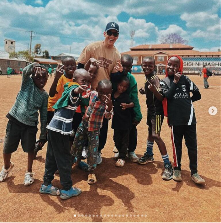 Su visita solidaria a Kenya. (Fuente: Instagram/daddyyankee)