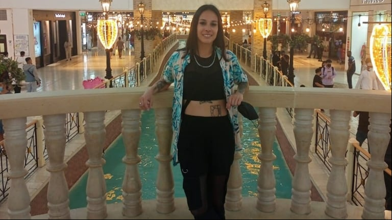 Tayura tiene 25 años y le faltan cuatro materias para recibirse de licenciada en Hotelería y Turismo (Foto: Instagram @negritt4).