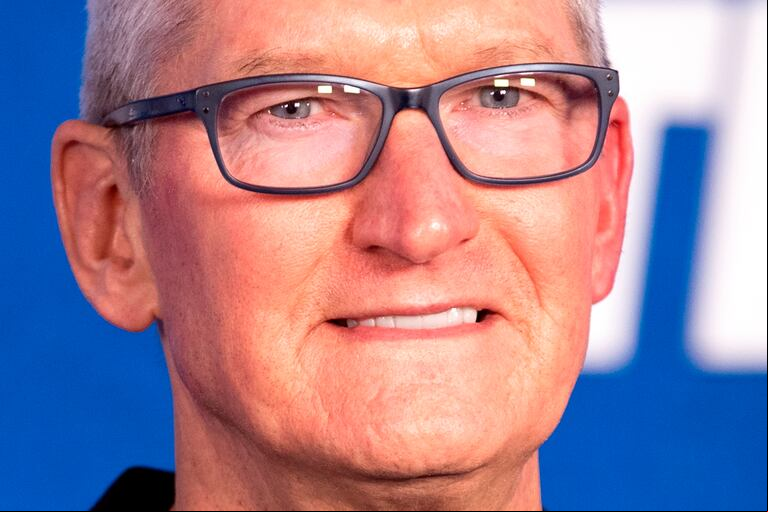 Tim Cook reemplazó a Steve Jobs en forma permanente en agosto de 2011.