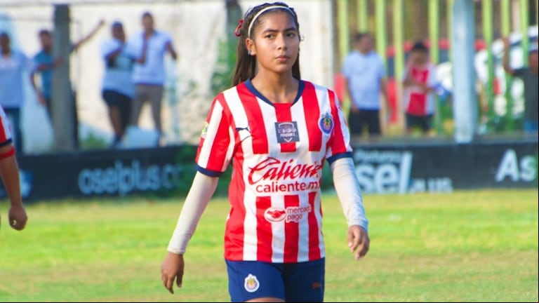 Tragedia en el fútbol: una jugadora de 15 años se desplomó en una final y murió en camino al hospital (Foto: Facebook -  Liga Deportiva de Guacamayas).