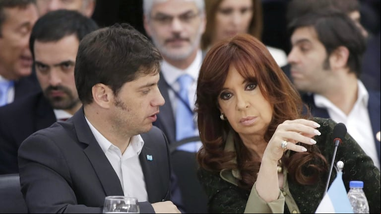 Tras el desdoblamiento anunciado por Axel Kicillof, Cristina Kirchner bajó el mensaje de unidad, pero insistirá con el proyecto de elecciones concurrentes (Foto: AFP/Wenderson Araujo).