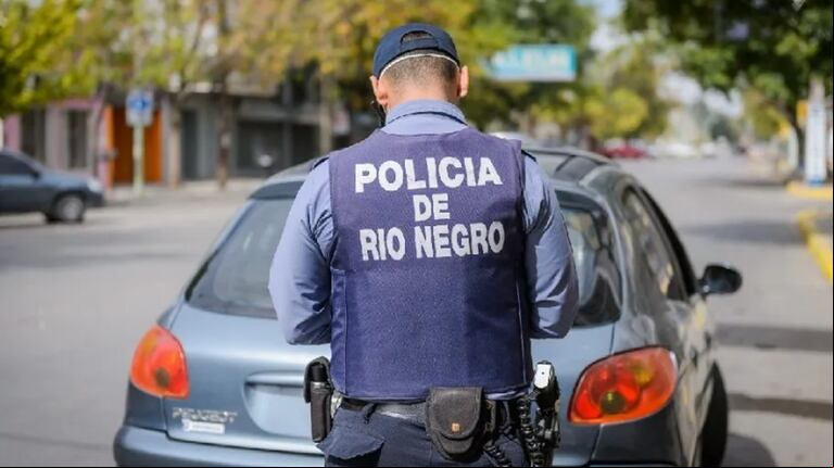 Un grupo de comerciantes contrató a un policía para frenar los robos teniendo una comisaría a dos cuadras. (Foto: gentileza ADN Río Negro)
