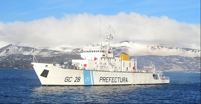 Un helicóptero, un avión y un barco de la PNA integran el operativo de búsqueda. (Foto: Ministerio de Seguridad)
