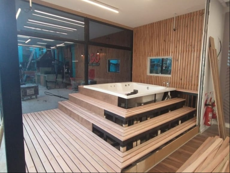 Un nuevo sector en la casa de Gran Hermano 2024: instalaron un jacuzzi. (Foto: X/TronkOficial)