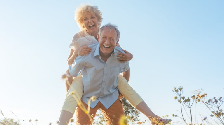 Una mayor frecuencia de actividad sexual está asociada con una reducción de eventos cardiovasculares en la edad avanzada. (Foto: Adobe Stock)